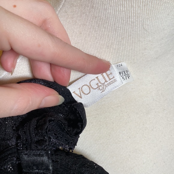 Vogue garter belt. - Picture 5 of 6